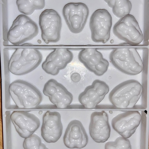 Walt Disney World Official Park Chocolate Mold Multi Character Cast Exclusive - Picture 5 of 8